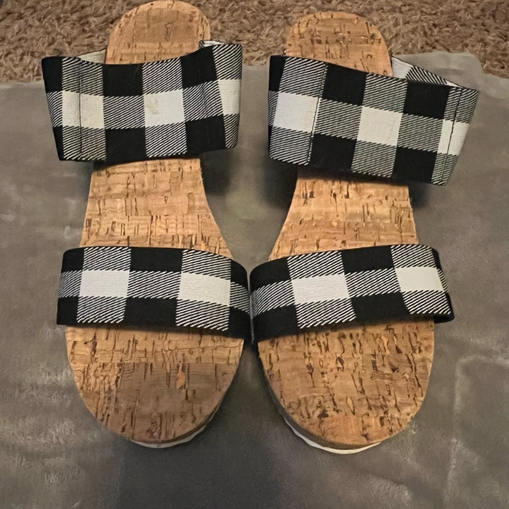 White Buffalo print heels